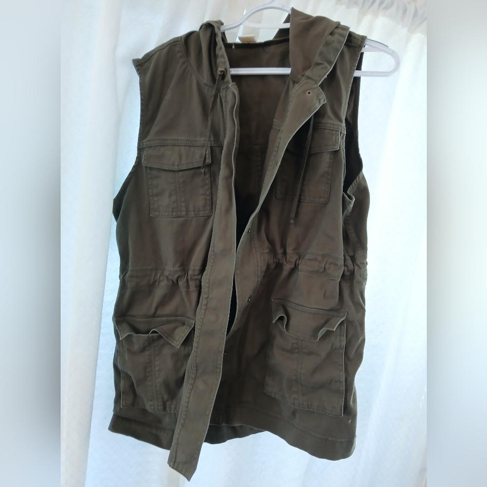 Matty M Green Utility Vest Multi Pocket Hoodie, Snap Closure, Drawstring Waist